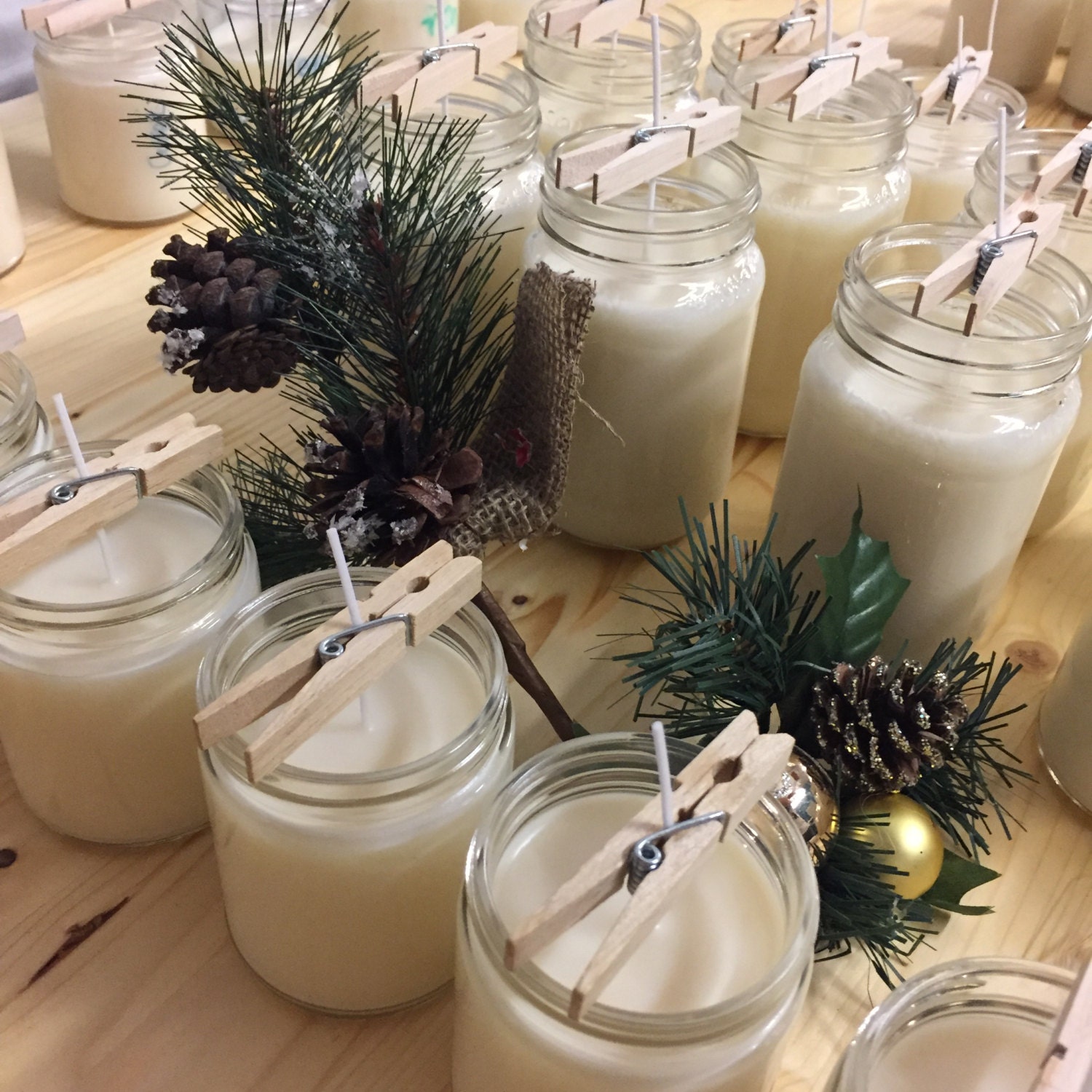 Fresh Linen Candle 16oz Gift for Mom by SilverDollarCandleCo