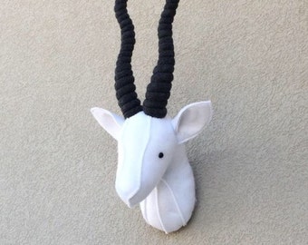 Gazelle / Felt animal head / wall decor / baby room / safari decor / nursery decor / stuffed animals