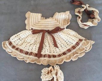 Items similar to Soft, ivory handmade baby slippers. Size 0-3 months on ...
