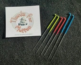 5 Triangle Needle Felting Needles. Pick any 5 from 38g (3.5") 40g /42g ( standard 3") or a mix pack of 6 needles 2 of each/ case included
