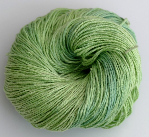 Hand-dyed linen yarn, DK, double knitting, Pistachio. from ...