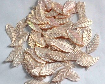 25 leaf shape sequins/Peach Color / KBIS639