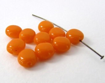 Vintage Beads Bright Orange Glass Flattened Rounds 8mm vgb1066 (10)