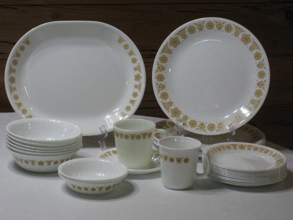 Discontinued Corelle Butterfly Gold Dinnerware 31 Pc