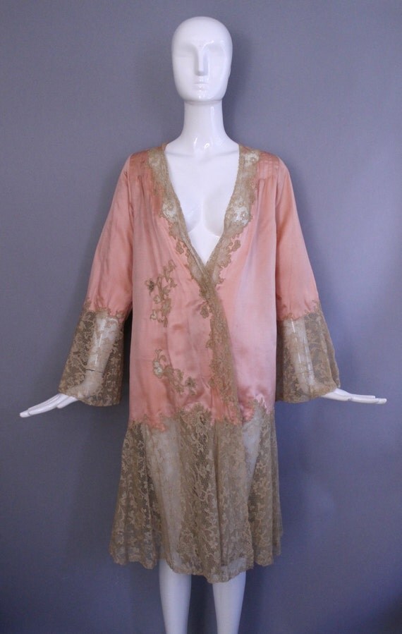 1920s / 1930s LINGERIE ROBE silk lace baby pink kimono duster