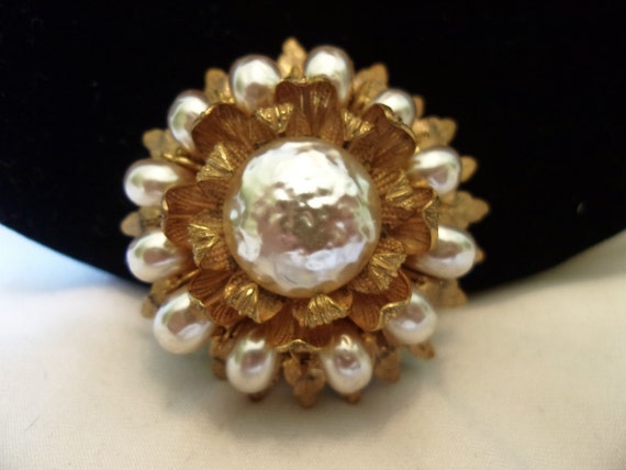MIRIAM HASKELL Designer Signed Sunflower Pearl Gold Plate