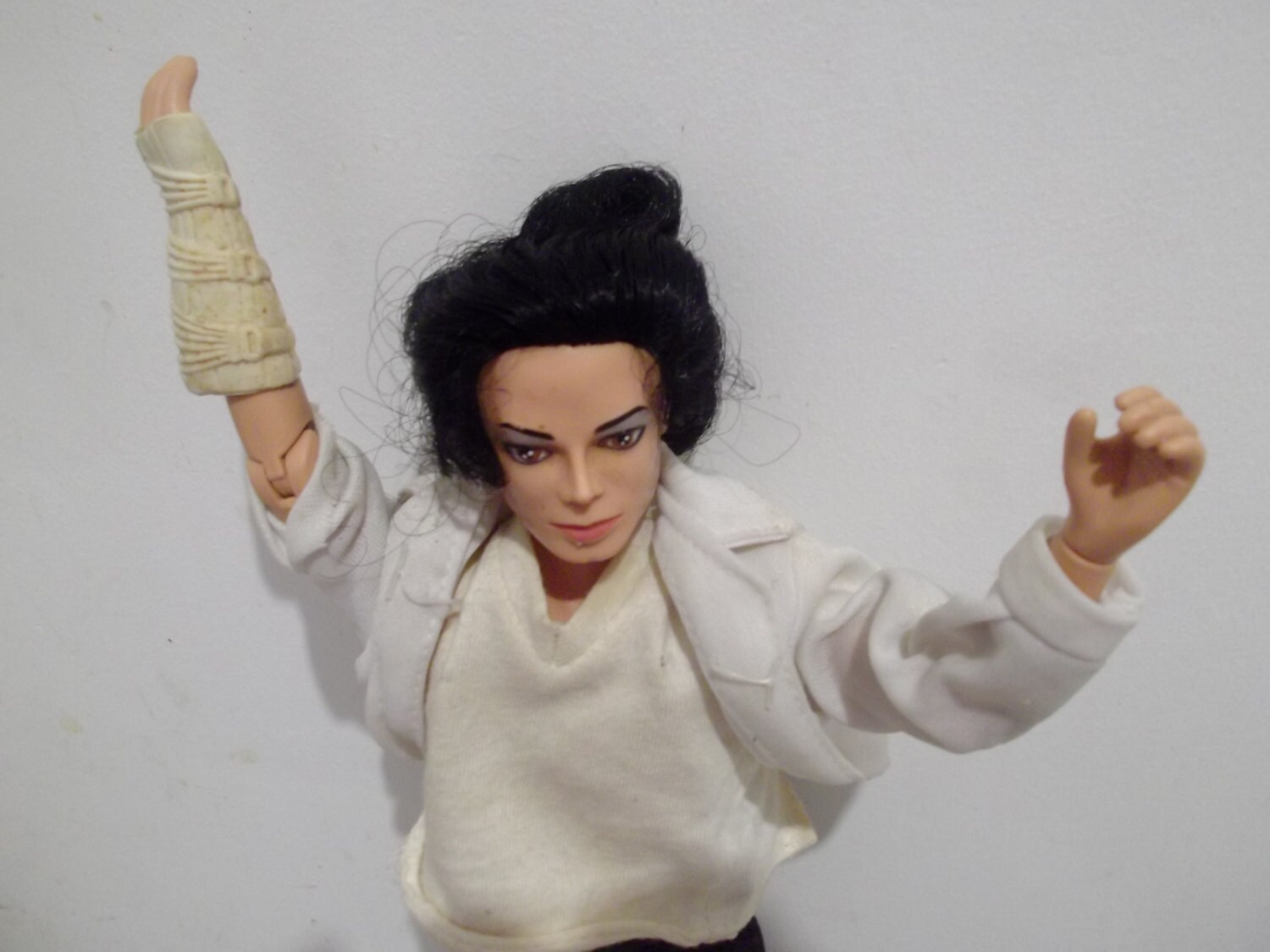 singing michael jackson doll