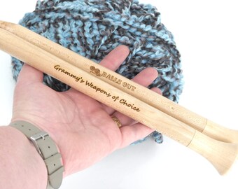 Giant KNITTING NEEDLES, Size 35, Chunky Personalised Engraved Pair Maple Wooden Needles, you choose text, 12" long, 20mm diameter, knt0095