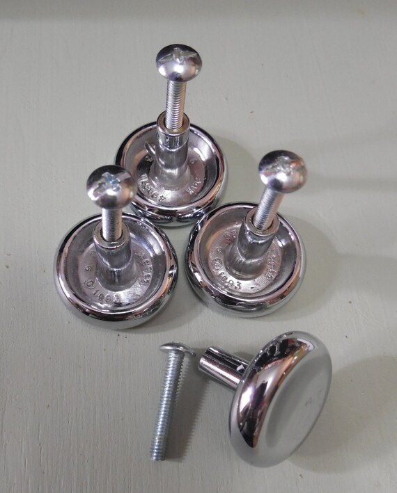 Vintage 1993 Chrome Knobs Knobs Pulls