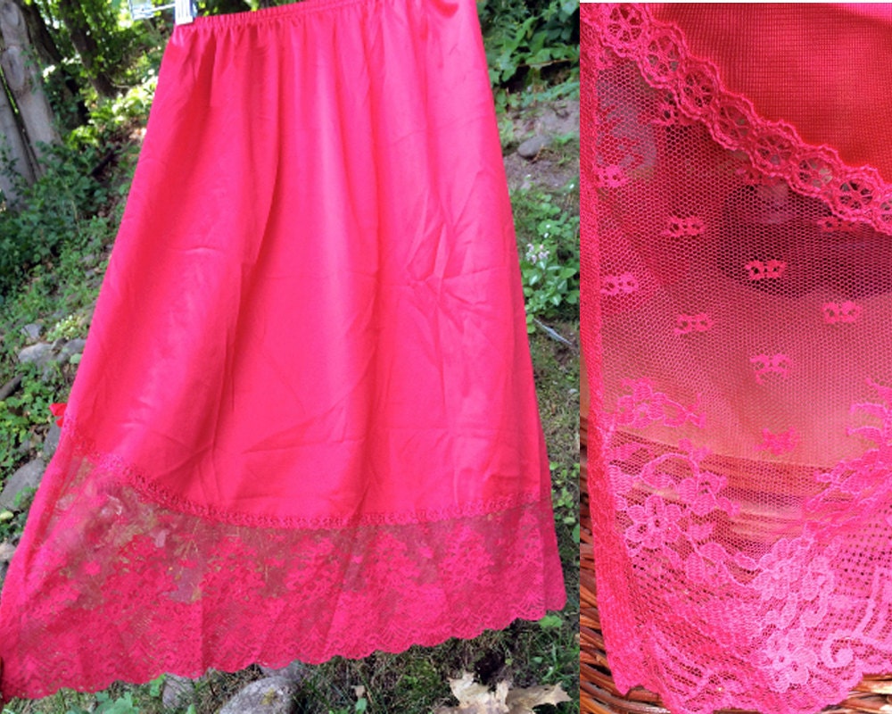 Red Lace Vintage Half Slip / Delicate Soft Lace / Red Half