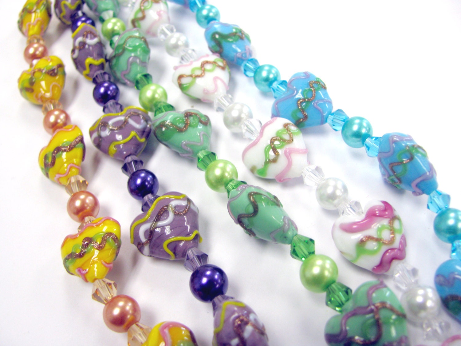 Heart Shaped Glass Beads / Approx. 16x17x10mm / 7 Strand