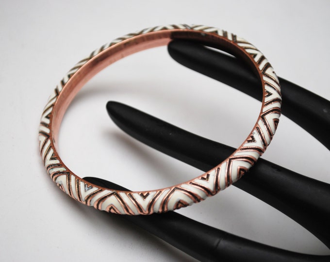 Copper Bangle - black white enamel - etched triangle - Boho Bracelet - Hippie