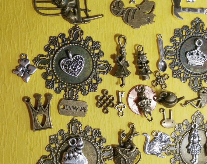 100+ Alice in Wonderland Charms, BULK LOT Alice Charms, Cheshire Cat, Drink Me, Queen of Hearts, Tweedle Dee Twins, Rabbit Teacup, dormouse