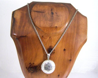 Vintage Sterling Silver Locket Necklace, Engraved Silver Locket, Silver Round Locket, 24 Inch Chain