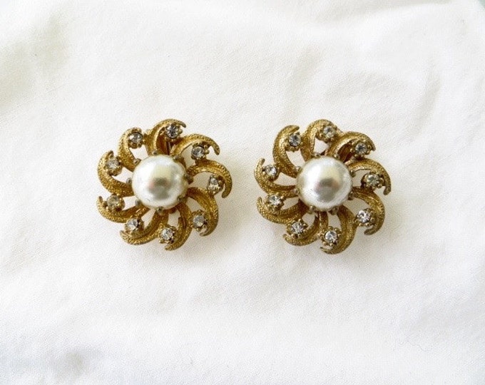Vintage Pearl Earrings, Rhinestone Clip On Earrings Wedding Bride