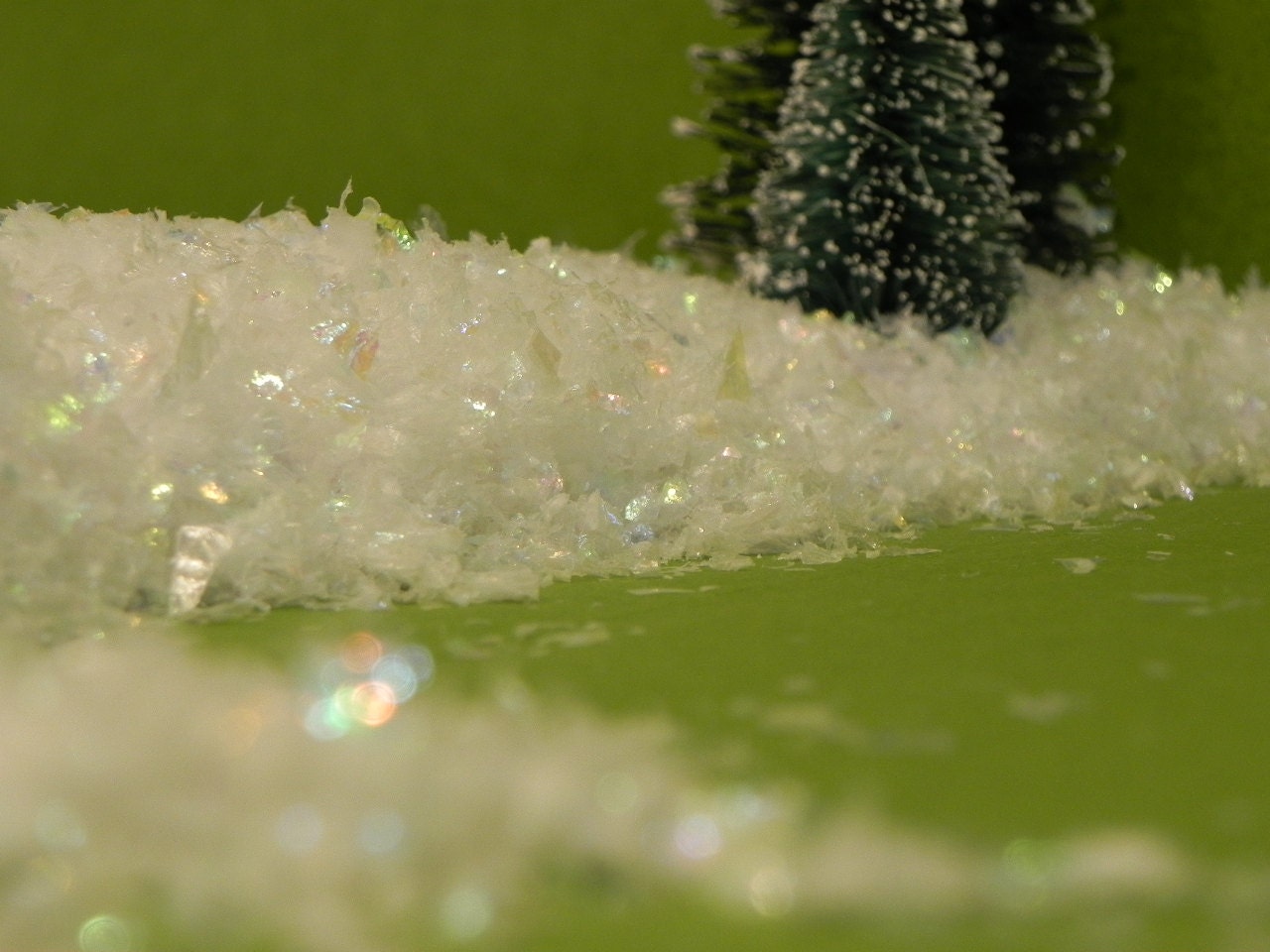 Buffalo Snow Flakes iridescent artificial decorative snow for