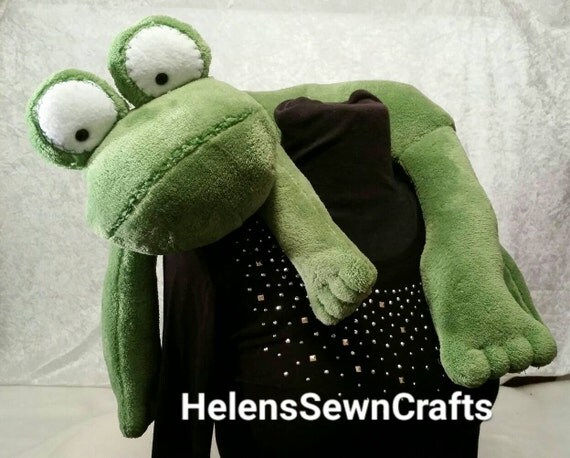 frog neck pillow