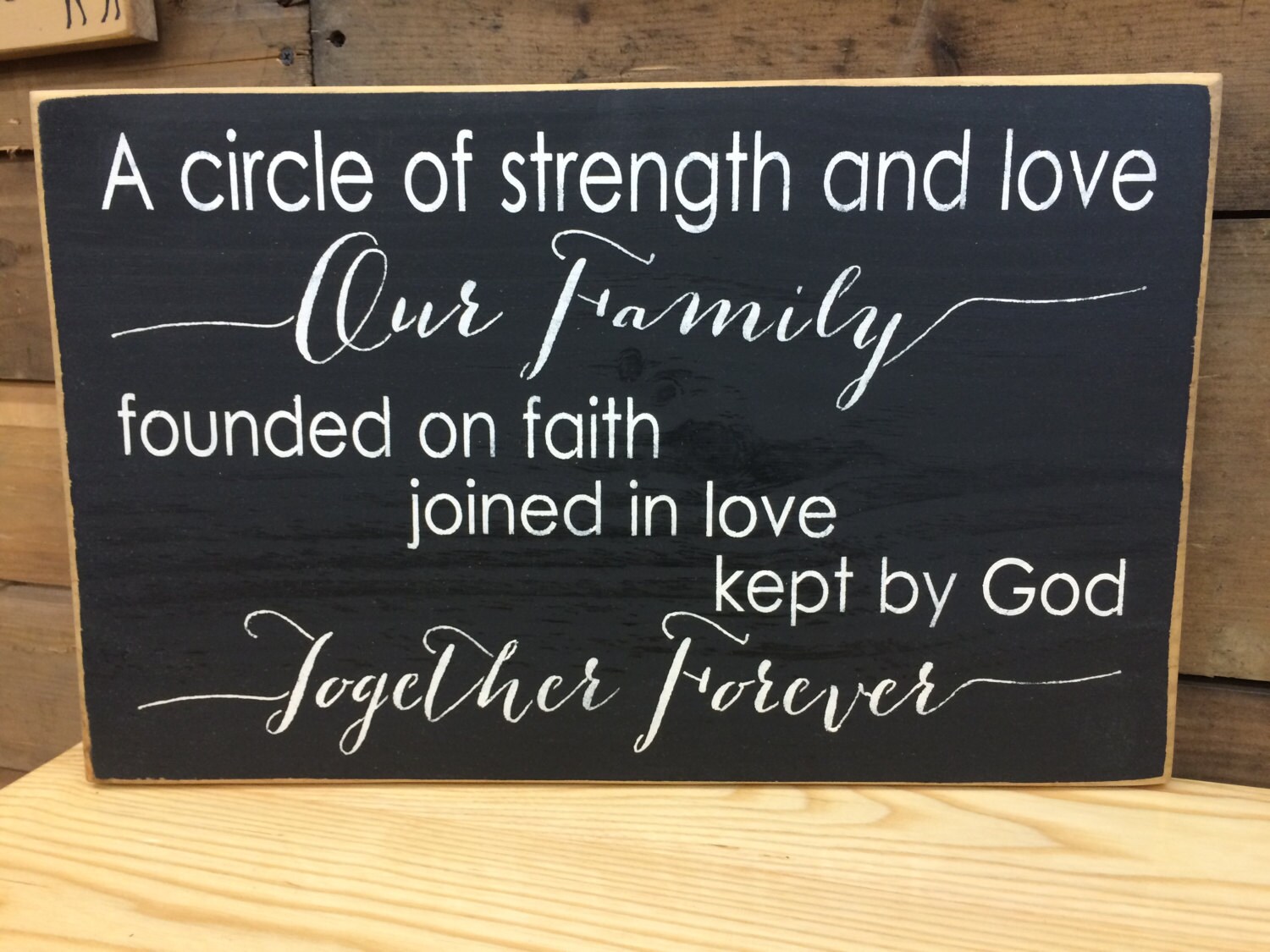 a-circle-of-strength-and-love-our-family-primitive-sign