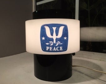 Vintage 1960s Plastic Blsck/White PEACE Lamp - working condition