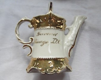 Chicago, IL Souvenir Pitcher