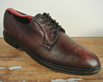 Freeman Free Flex Burgundy Round Toe Lace Up Blucher Men's Size: 9.5C