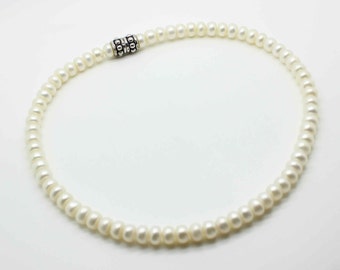 Front Magnetic Pendant Necklace 2124-21 main image 0