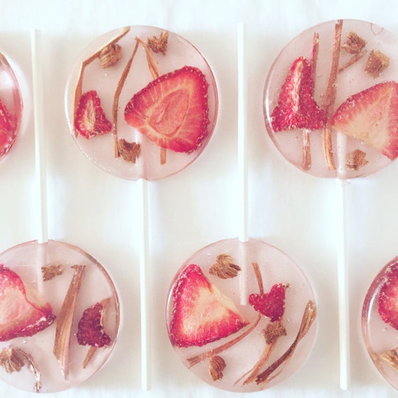 3 Natural Strawberry Flavored Lollipops With Organic