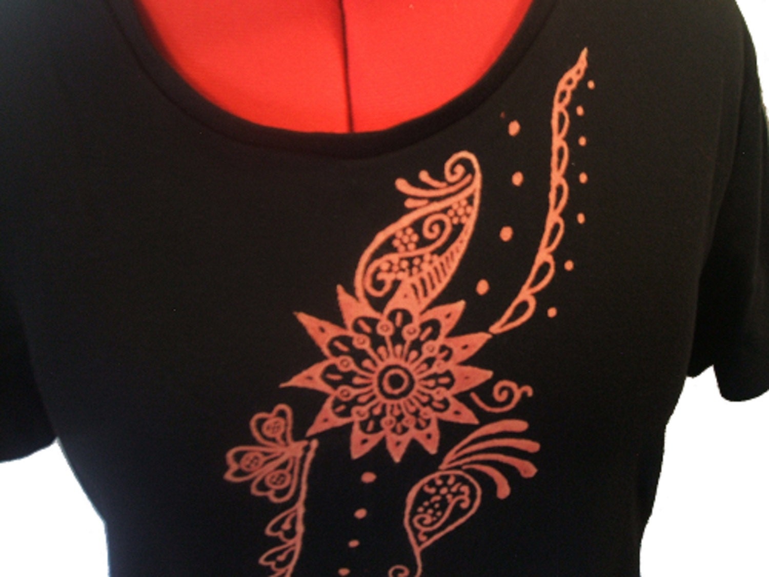 henna color shirt