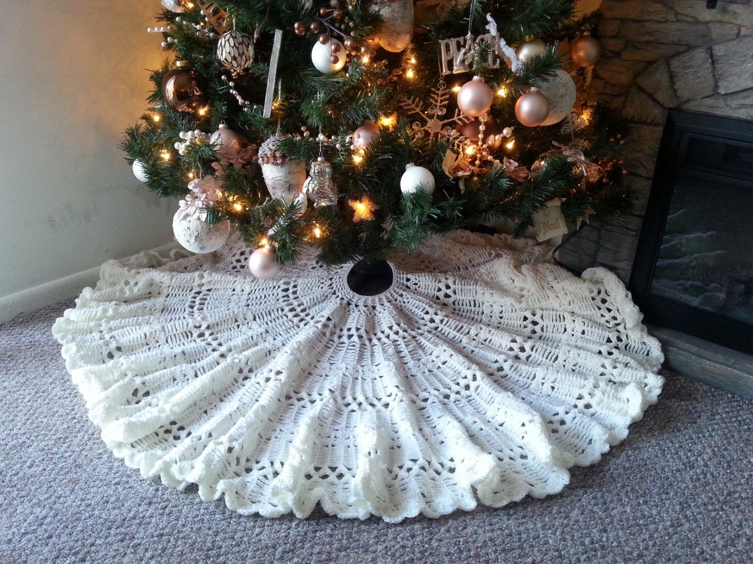 Crocheted HEIRLOOM CHRISTMAS TREE Skirt Pattern