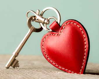Red Heart. Leather Keychain. Women. Personalized. For Her. Leather. Women Gift. Mom Gifts. Leather Key fob. Key holder.