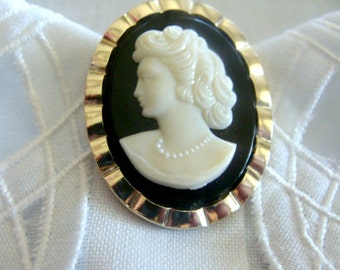 Cameo Vintage Goldtone Clip-on Brooch Germany