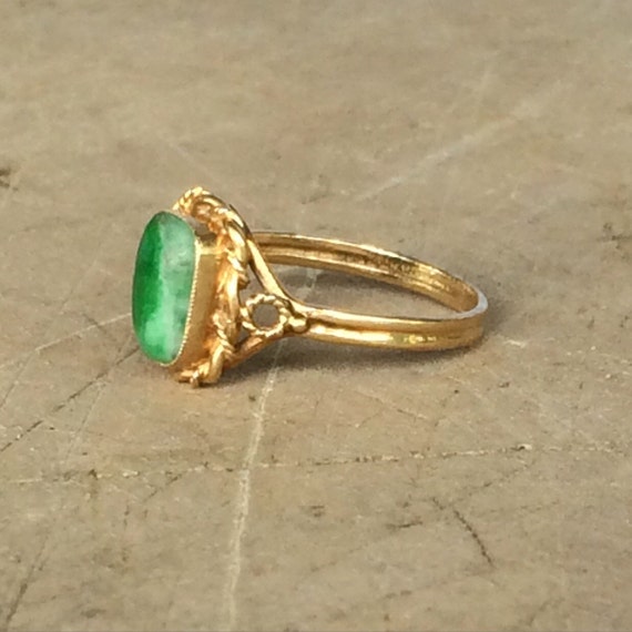 Vintage Jade Ring / Gold by SusansEstateJewelry on Etsy