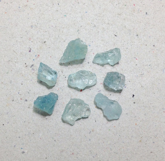 Raw aquamarine crystals Rough aquamarine // B1509