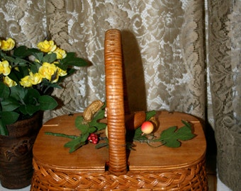 Wicker Basket Purse//Wicker Purse with Greenery and Fruit//Vintage Wicker Basket Purse