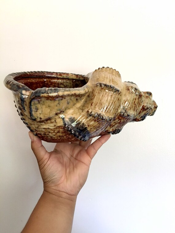 Large Detailed Ceramic Conch Seashell Vase / by WhiteElephantCo