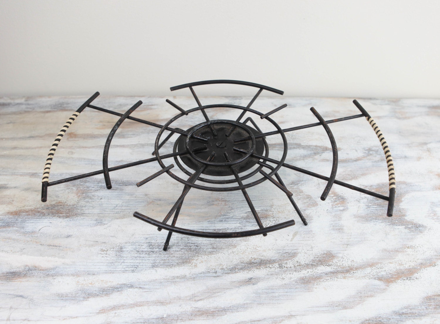 Vintage Lazy Susan wire turning base, Mid Century Design w/ plastic