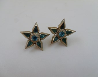 Vintage Blue and White Rhinestone Flower Screw Back Earrings.
