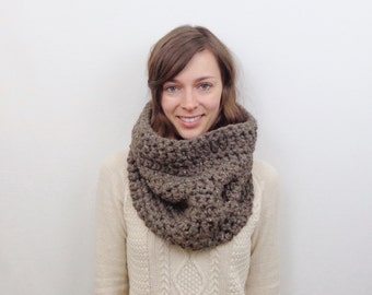 Knit Cowl Scarf Chunky Wool Cowl | THE BERLIN
