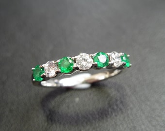 18ct white gold diamond and emerald ring
