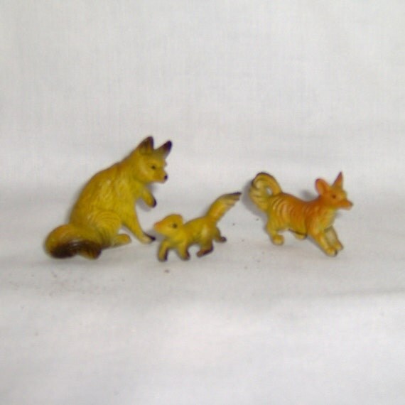 red fox figurines