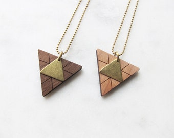 TRIANGLES wood - brass - long chain-