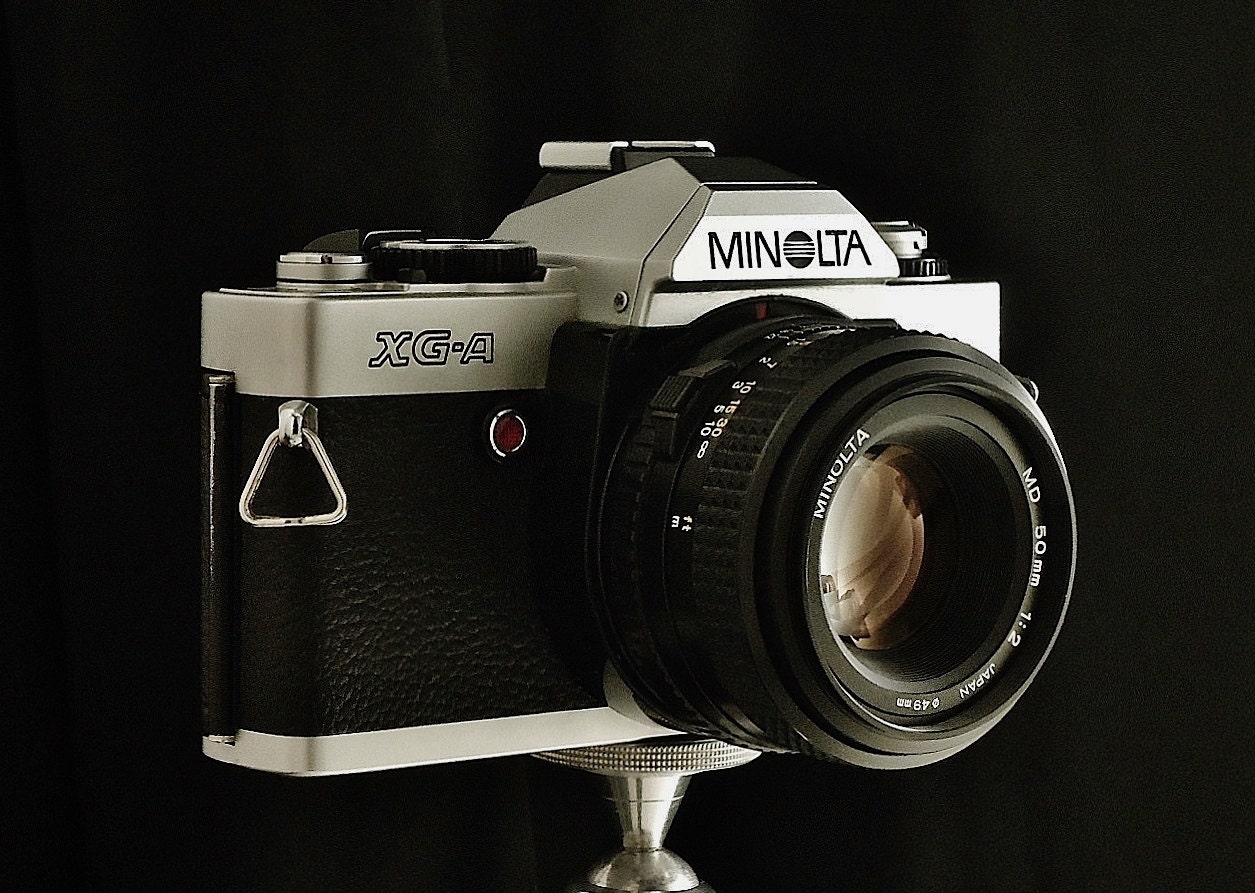 Vintage MINOLTA XGA SLR Auto Exposure 35mm Film Camera