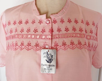 Vintage Nightwear Nightgown Sleeping dress embroidered pale pink 70s 80s