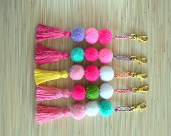 Pom pom keychian Purse charm Tassel keychain Pom pom bag charm Handbag charms Tassel bag charm Pom pom key chain Pom poms tassels Boho Gypsy