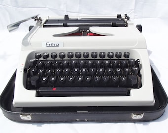 ERIKA portable typewriter, model 158, excellent condition smooth and user-friendly, wonderful quality typewriter, solid German build