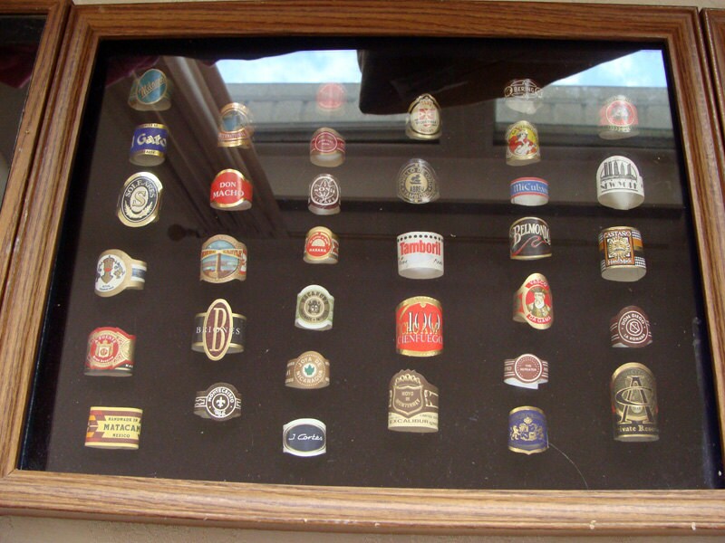 COLLECTION 75 CIGAR Labels in Display Cases Cigar Smoker