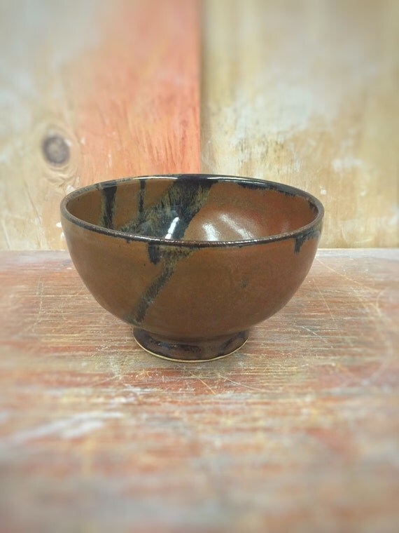 Handmade Pottery Rice Bowl in Iron Red and Gunmetal 16 oz