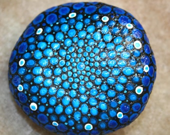Blue Painted Rock, Painted Dot Art Rock, Blueberry Decor, Blue Kitchen Decor, Fruits Pattern, Hand Painted Blue Rock, Fruit Kitchen Decor