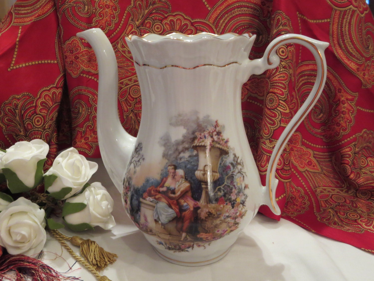 Walbrzych Teapot Made in Poland Center Scene