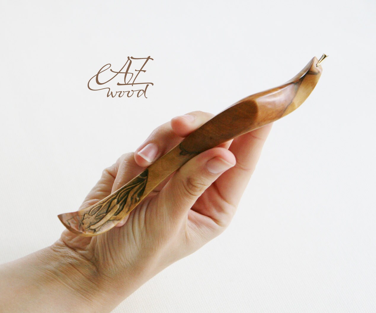 Oblique pen holder Ergonomic Oblique Pen Holder with carved